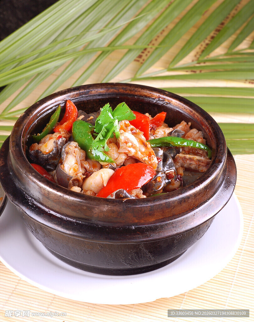 美味香菇炖鸡砂锅