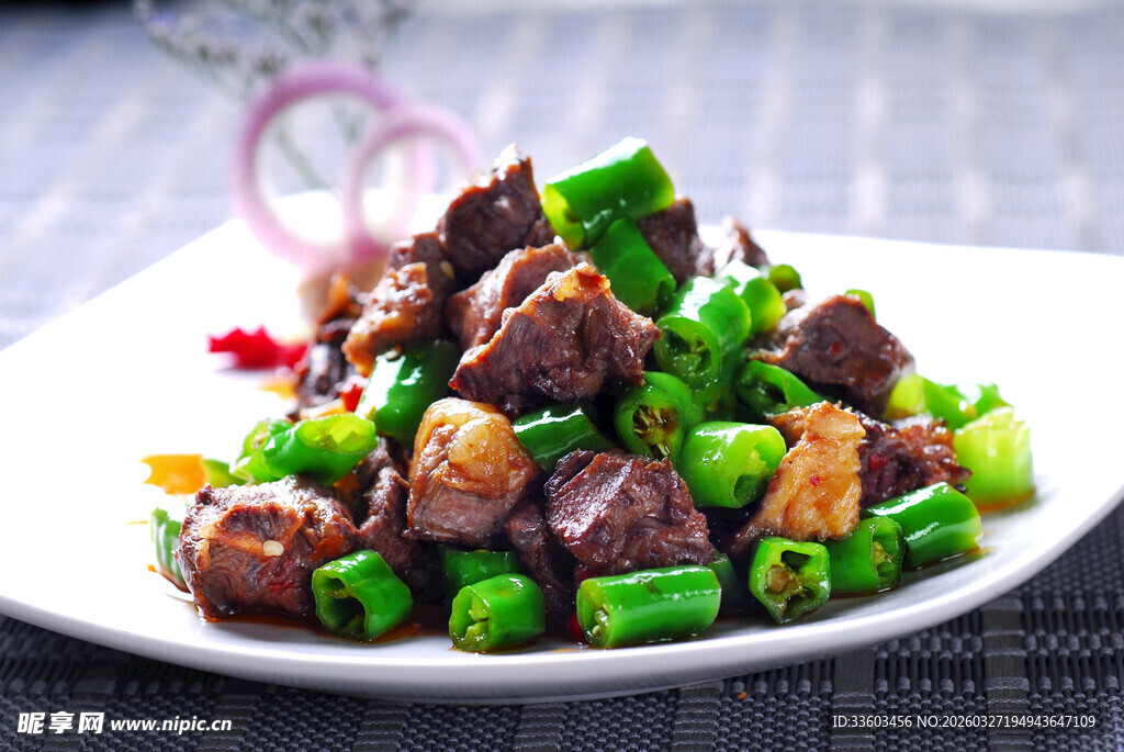 青椒炒牛肉粒