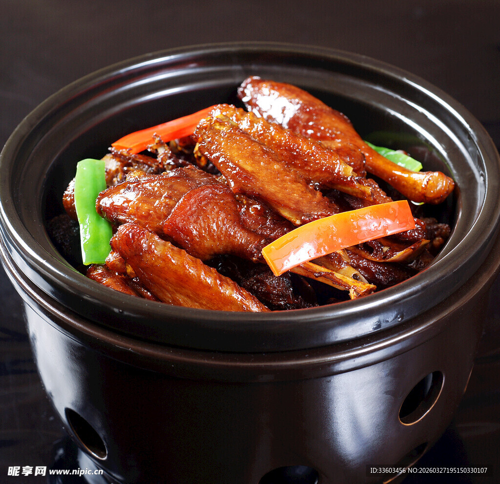 瓦罐焖鸭肉