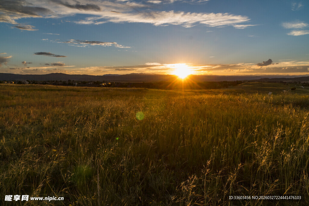 草原日落美景