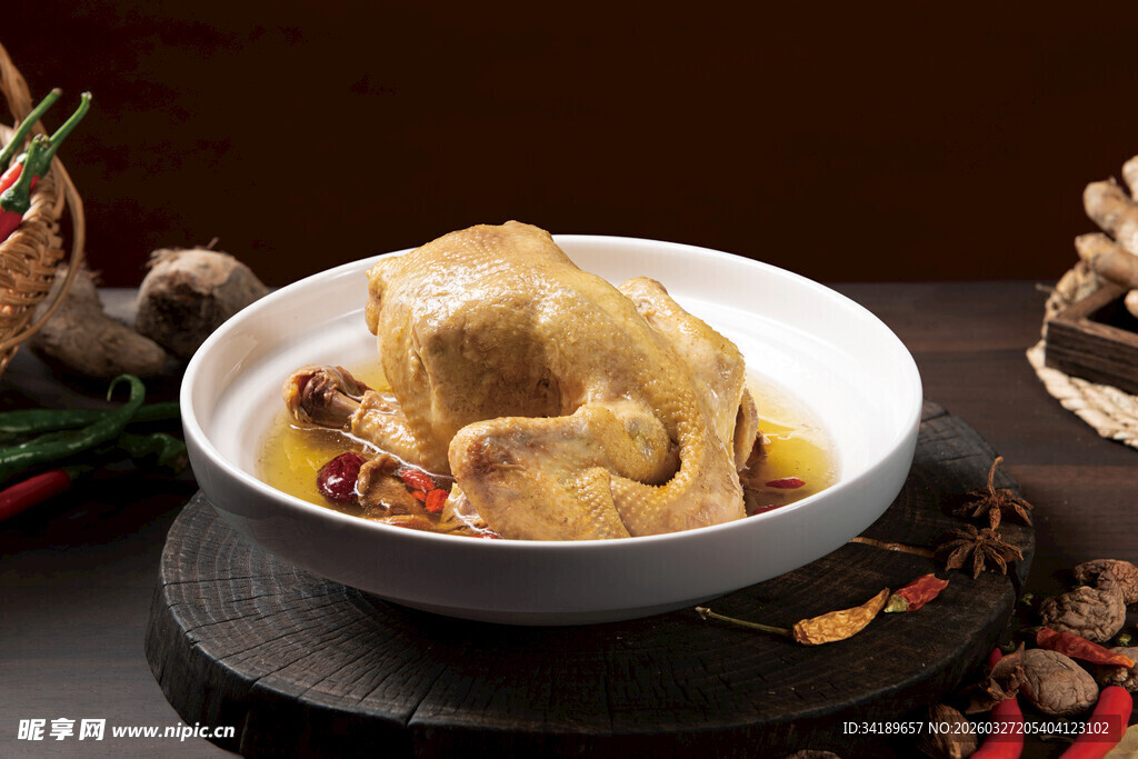 枸杞红枣炖鸡汤