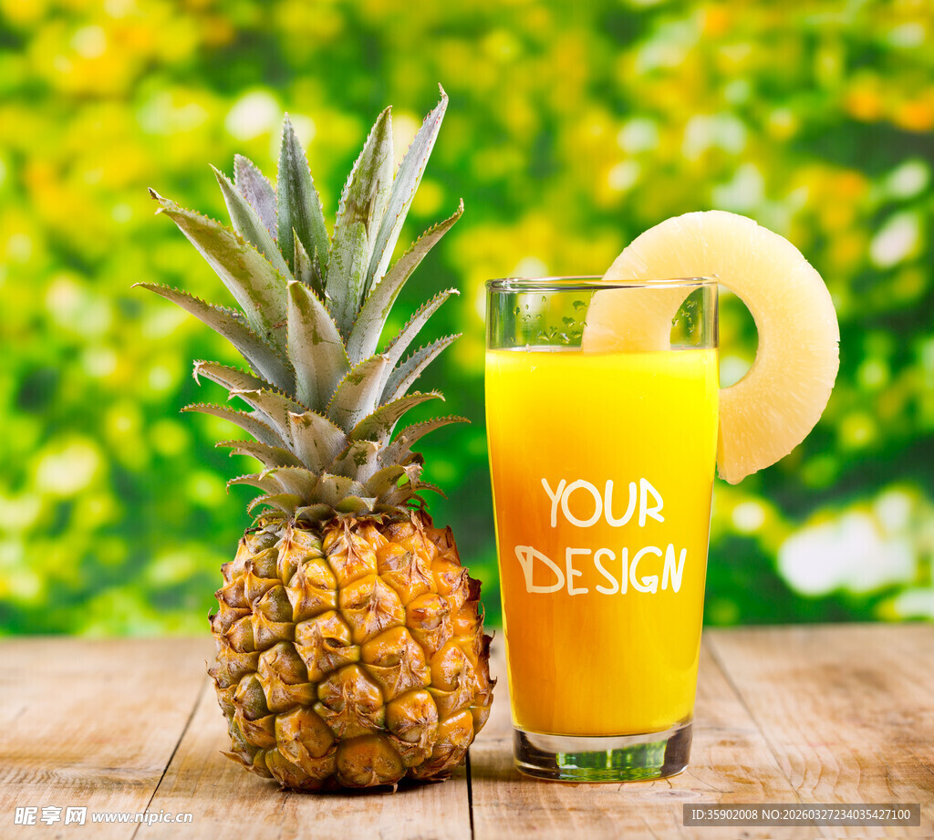 新鲜菠萝与美味菠萝汁