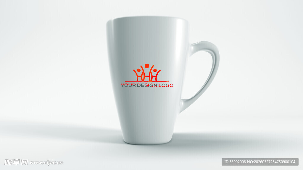 白色带标志陶瓷咖啡杯