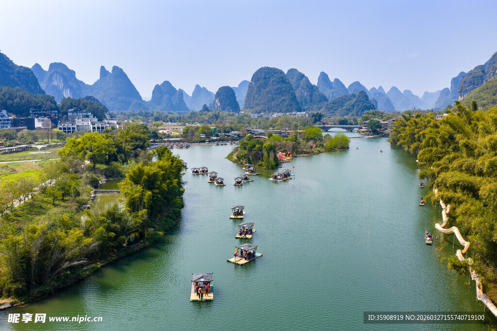 亚洲中国广西桂林阳朔遇龙河风光