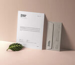 简约文件与绿植展示场景