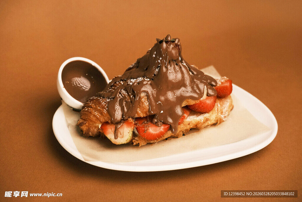 巧克力草莓华夫饼