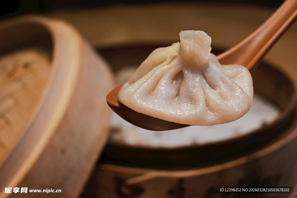 灌汤小笼包
