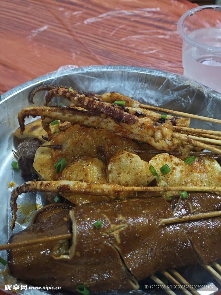 美味街头烧烤诱人呈现