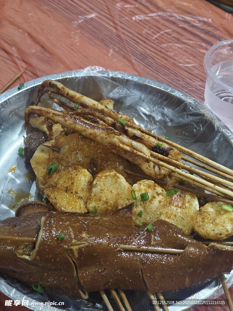 美味烧烤小吃拼盘