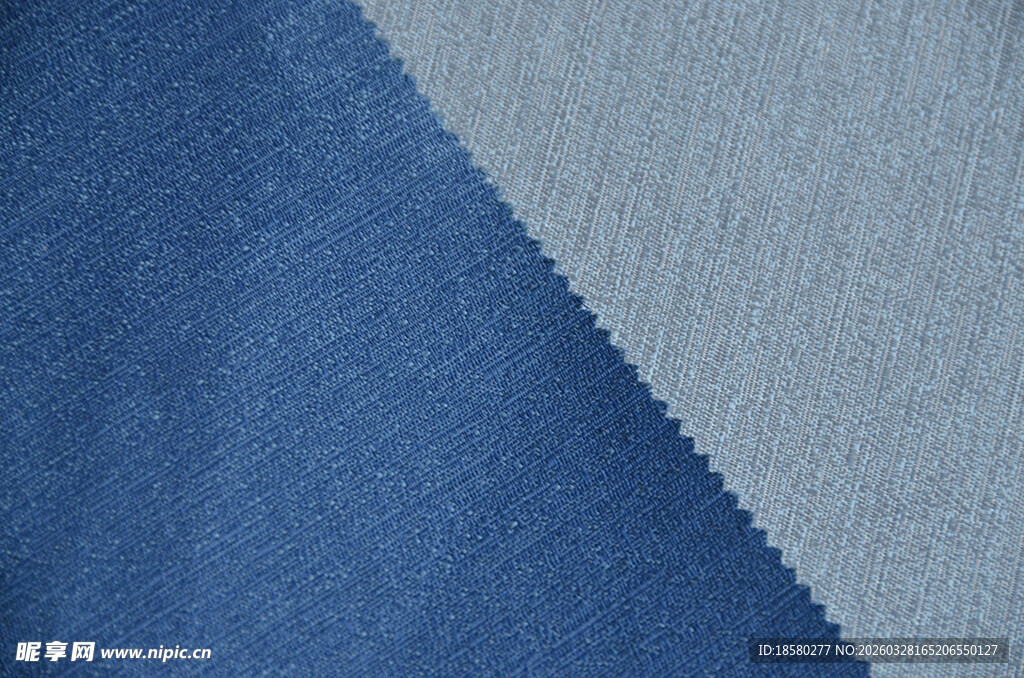 蓝灰拼接布料纹理特写