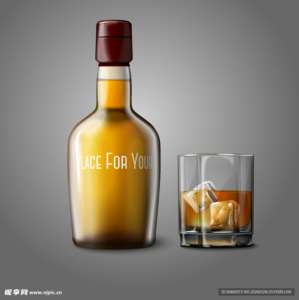 瓶装威士忌与加冰酒杯
