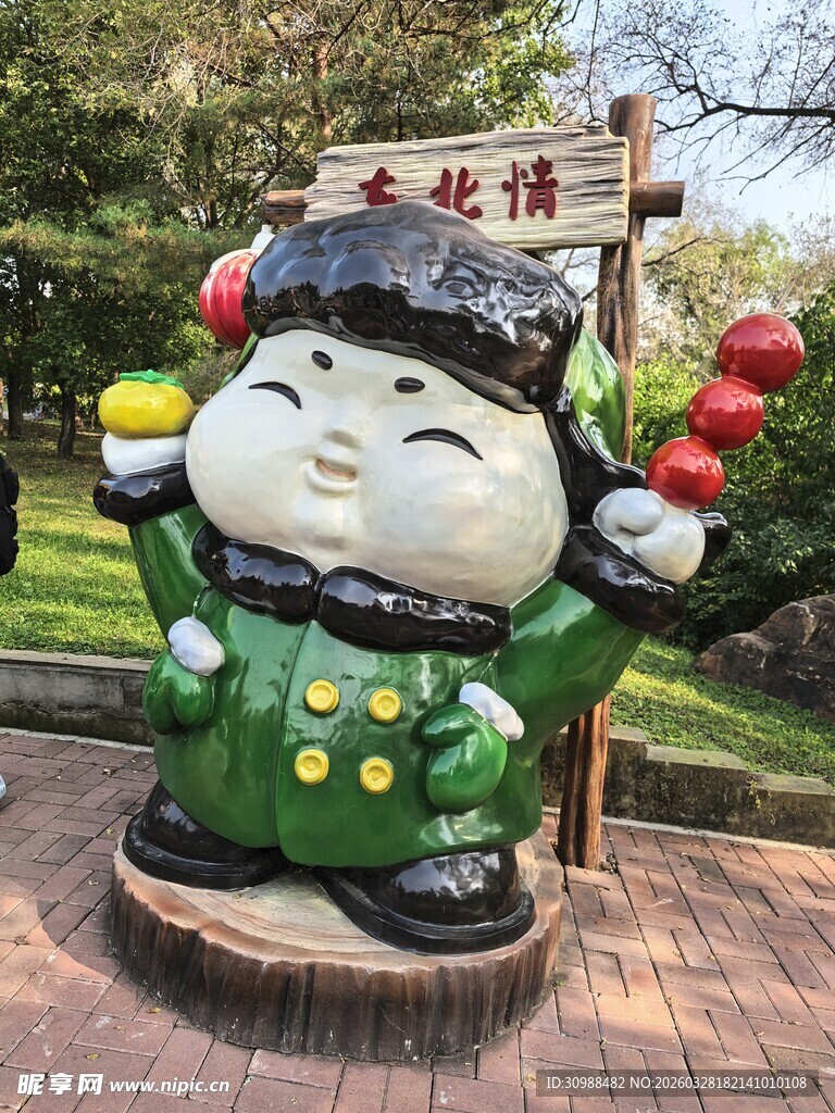 可爱卡通人物雕像