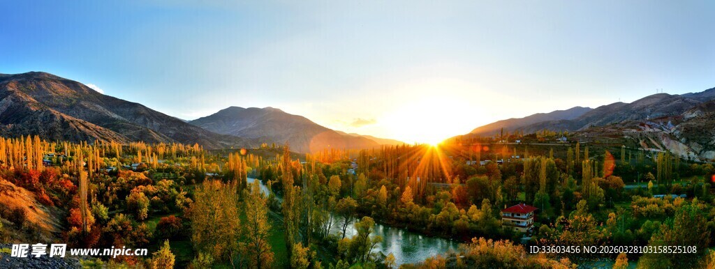 秋日山林间的绝美日出