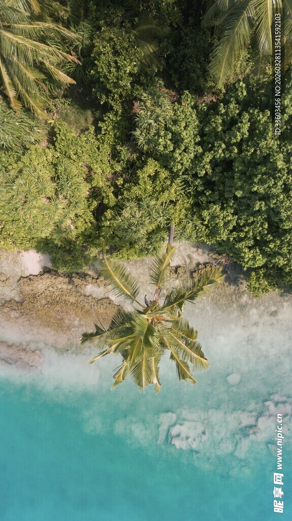 俯瞰热带海岛迷人风光