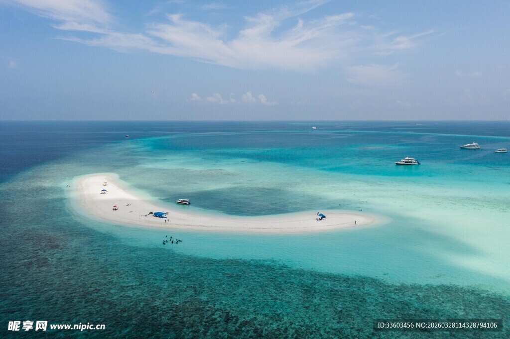 美丽海岛浅滩风光