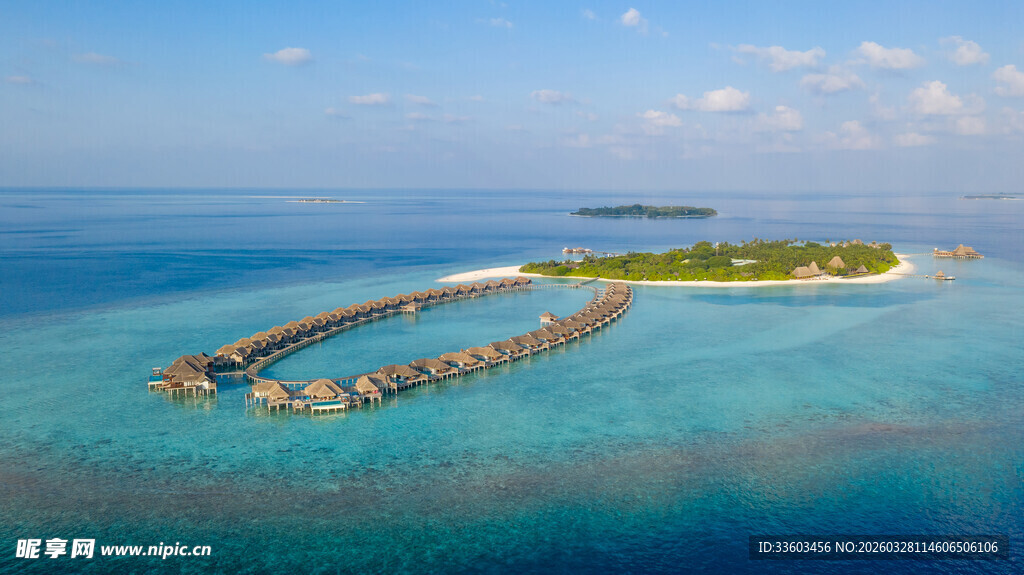 美丽海岛水上度假屋景观
