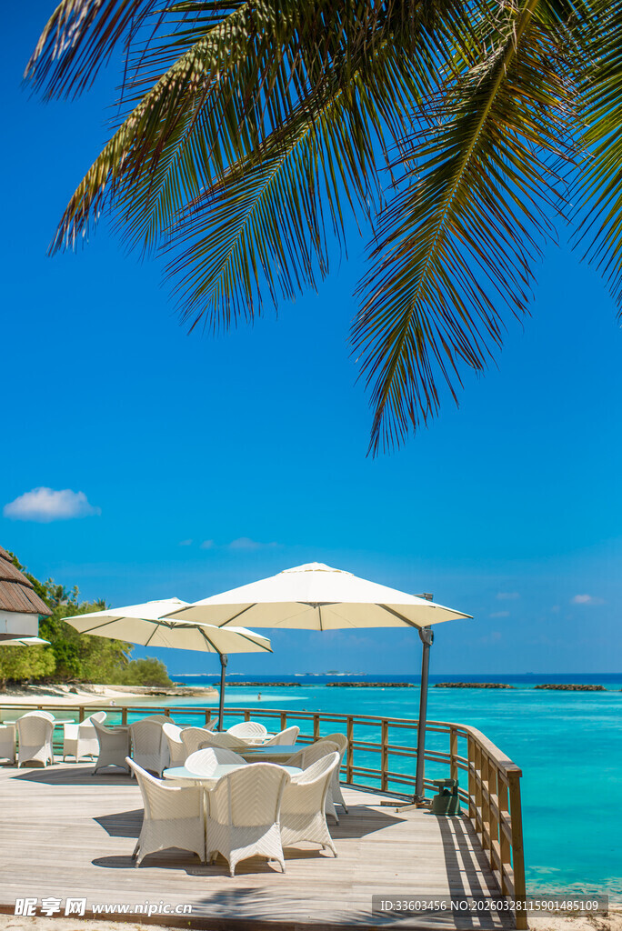 海滨度假胜地休闲场景