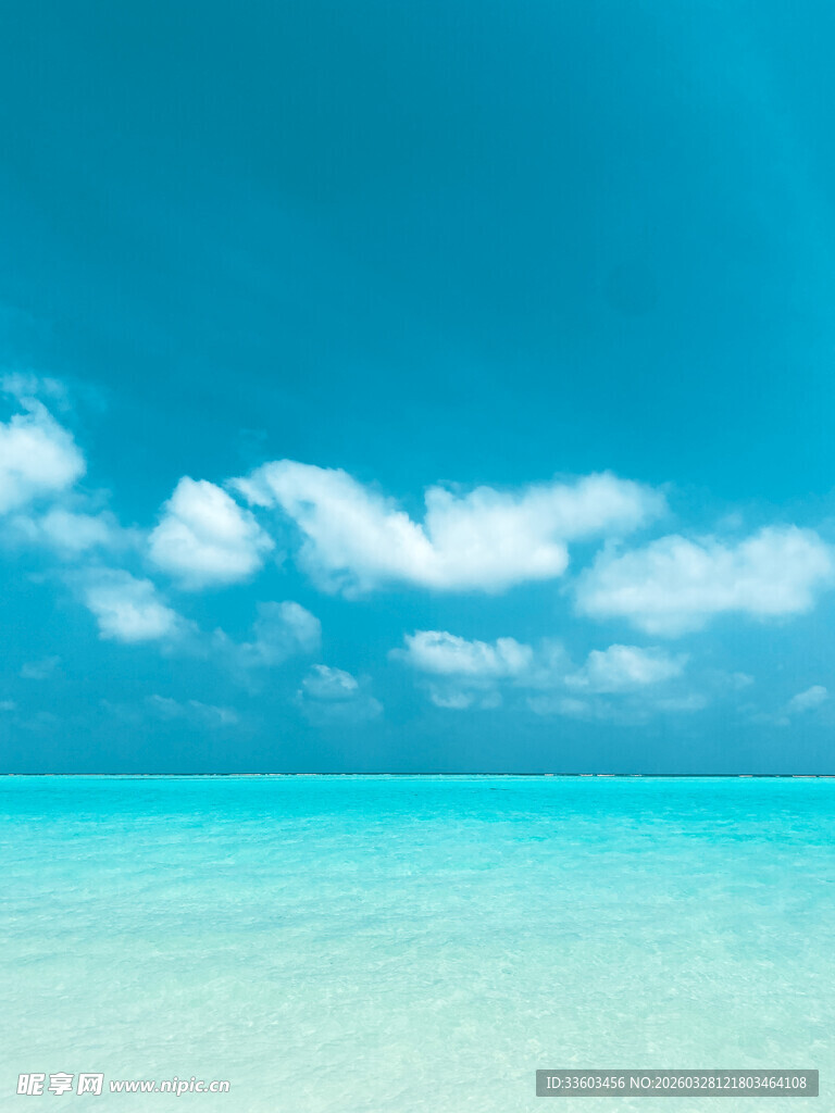 碧海蓝天的美丽海景