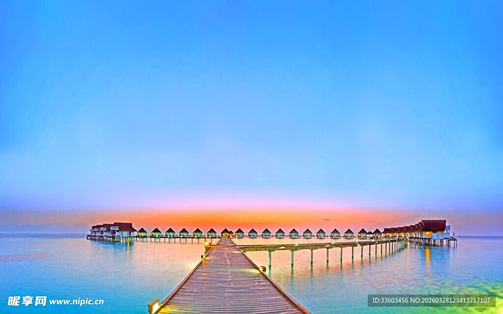 海边栈桥日落美景