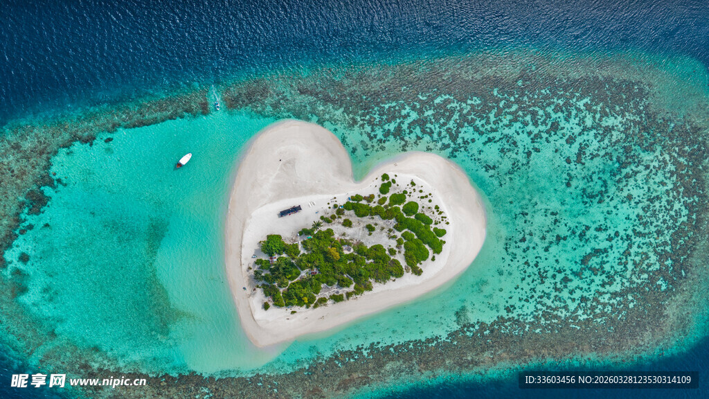 心形海岛的梦幻海景