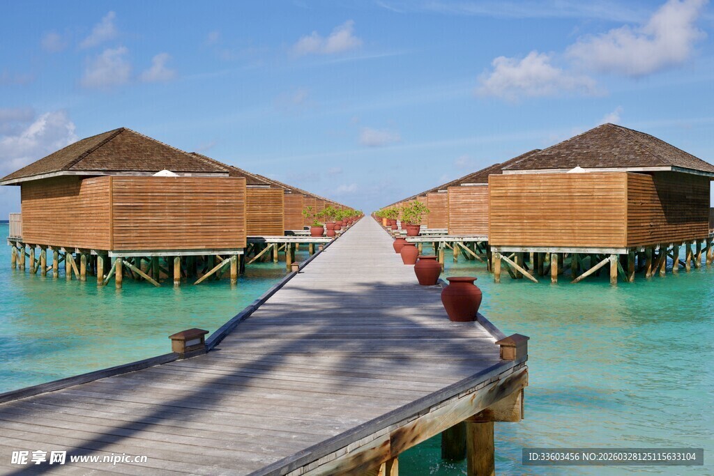 马尔代夫水上木屋栈桥美景