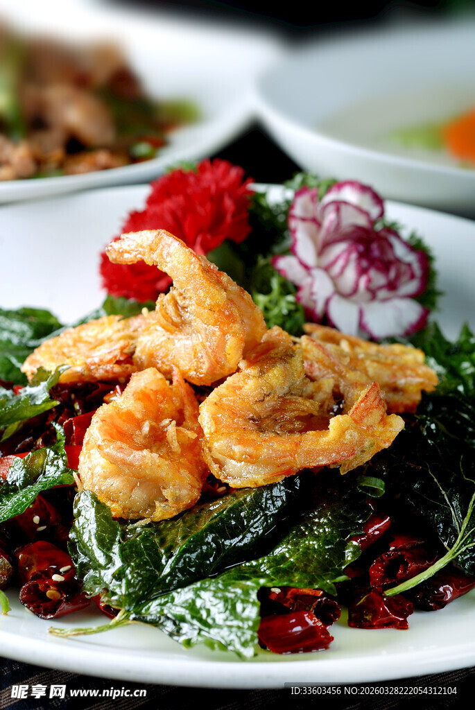 美味虾仁蔬菜摆盘料理