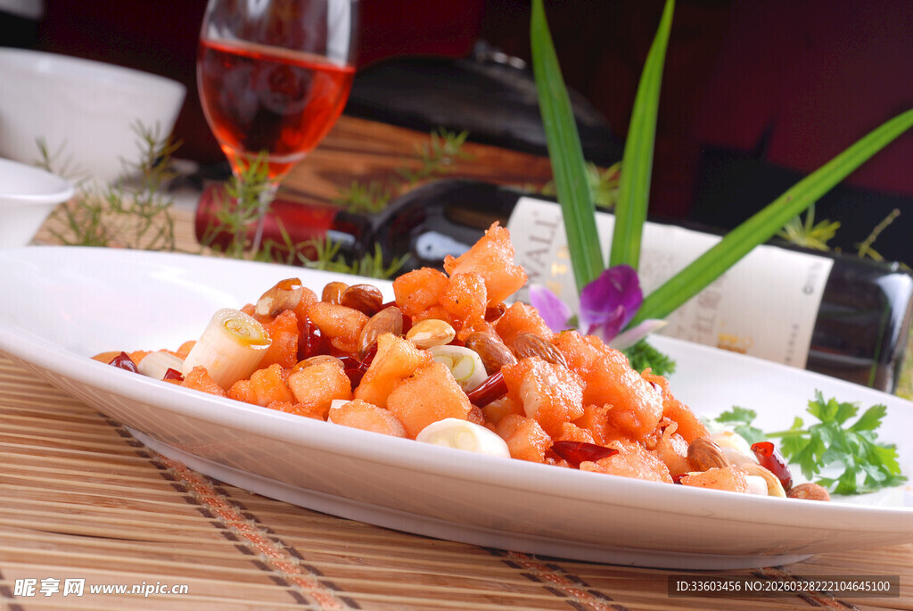 美味虾仁摆盘精致