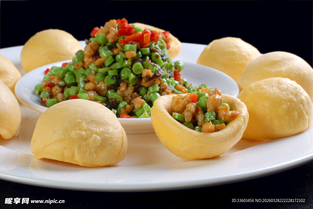 豌豆肉末窝窝头