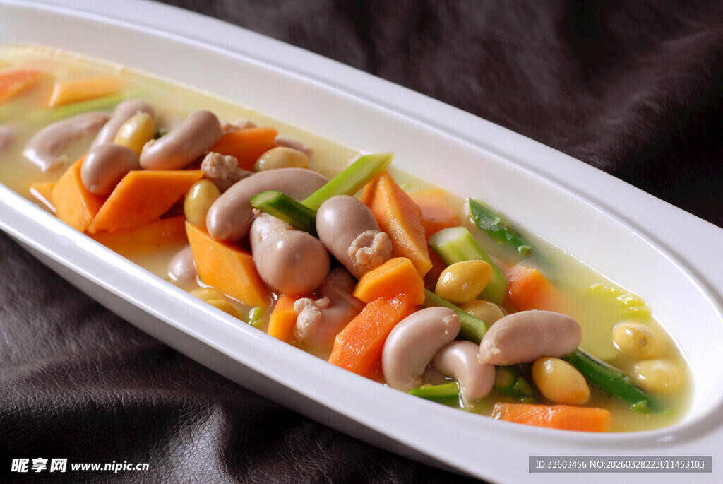 多彩蔬菜烩豆鸡肾