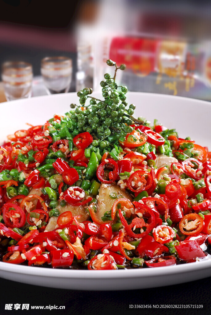 香辣红椒炒鸡丁