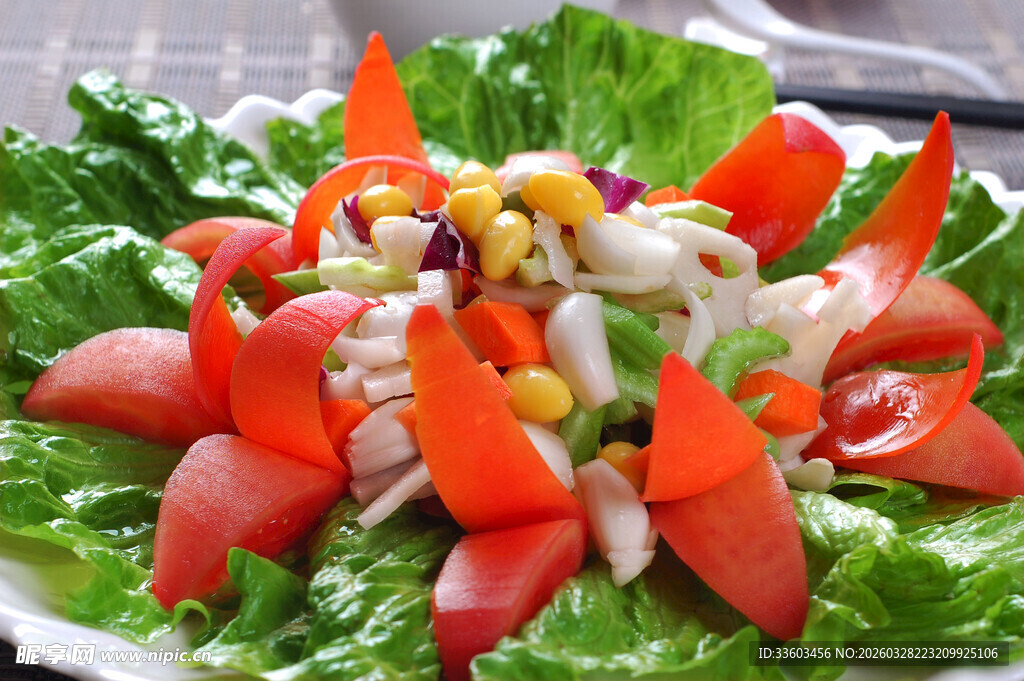 蔬菜虾仁沙拉拼盘