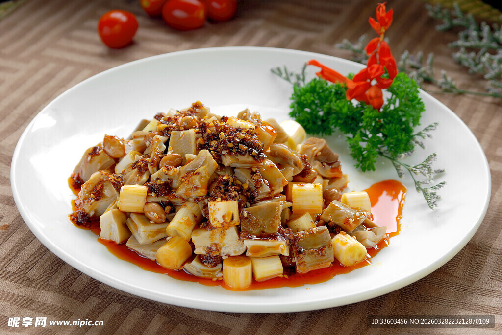 美味花生米炒豆腐丁