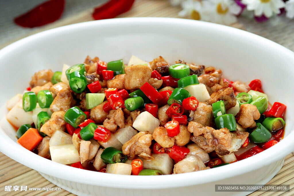 五彩时蔬炒鸡丁