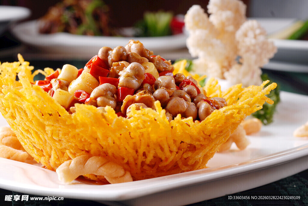 金丝脆盏配坚果