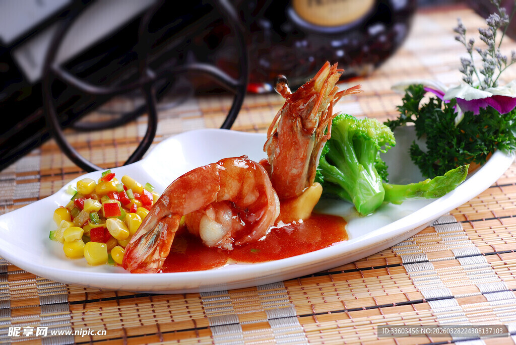 美味大虾摆盘精致