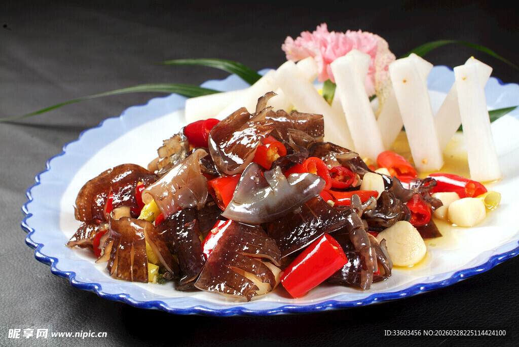 美味凉拌海蜇配多彩食材