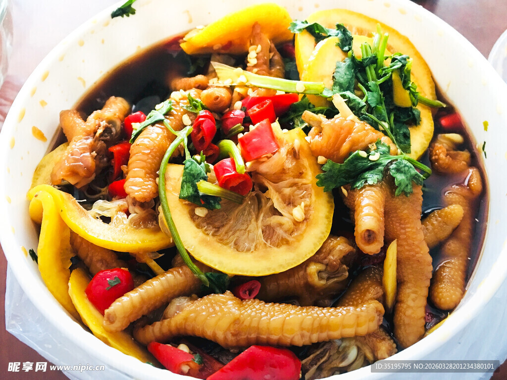 酸辣可口的美味柠檬鸡爪