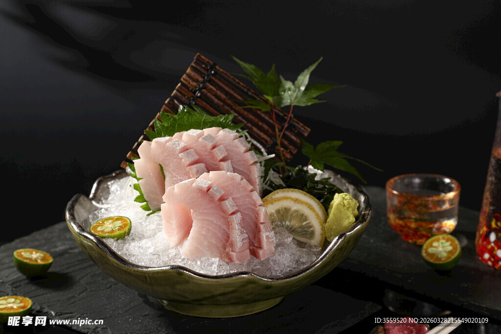 新鲜刺身摆盘精致诱人