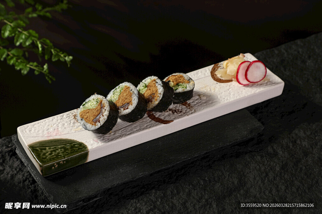精致寿司拼盘展示