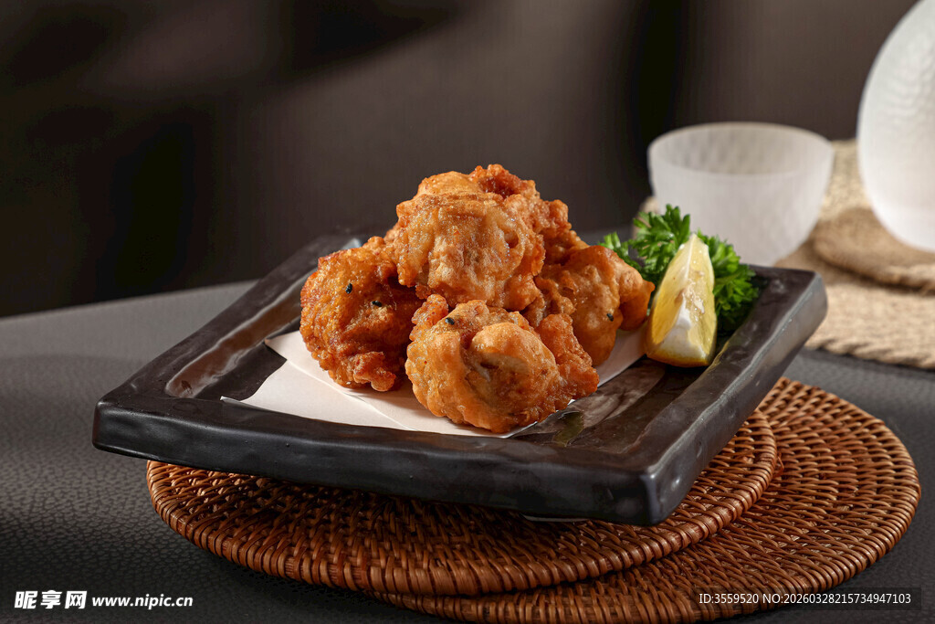 美味炸虾摆盘精致