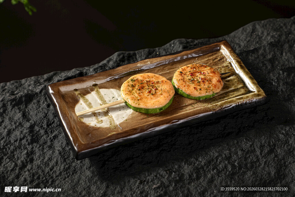 精致日式糕点拼盘