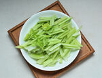 一盘鲜嫩芹菜段