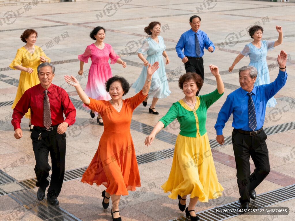 中老年人9人跳舞 前排为4人