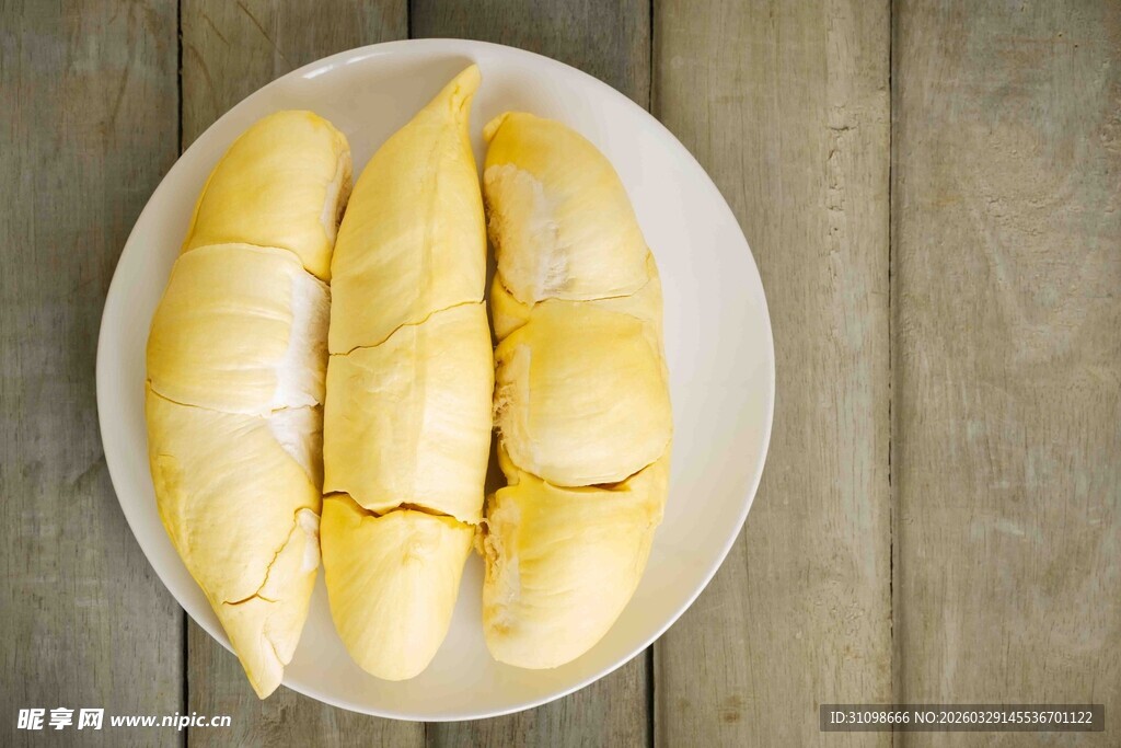 盘中美味榴莲果肉