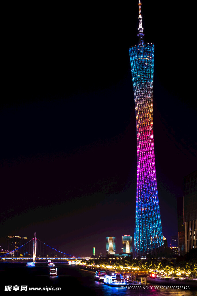 广州塔夜景璀璨夺目