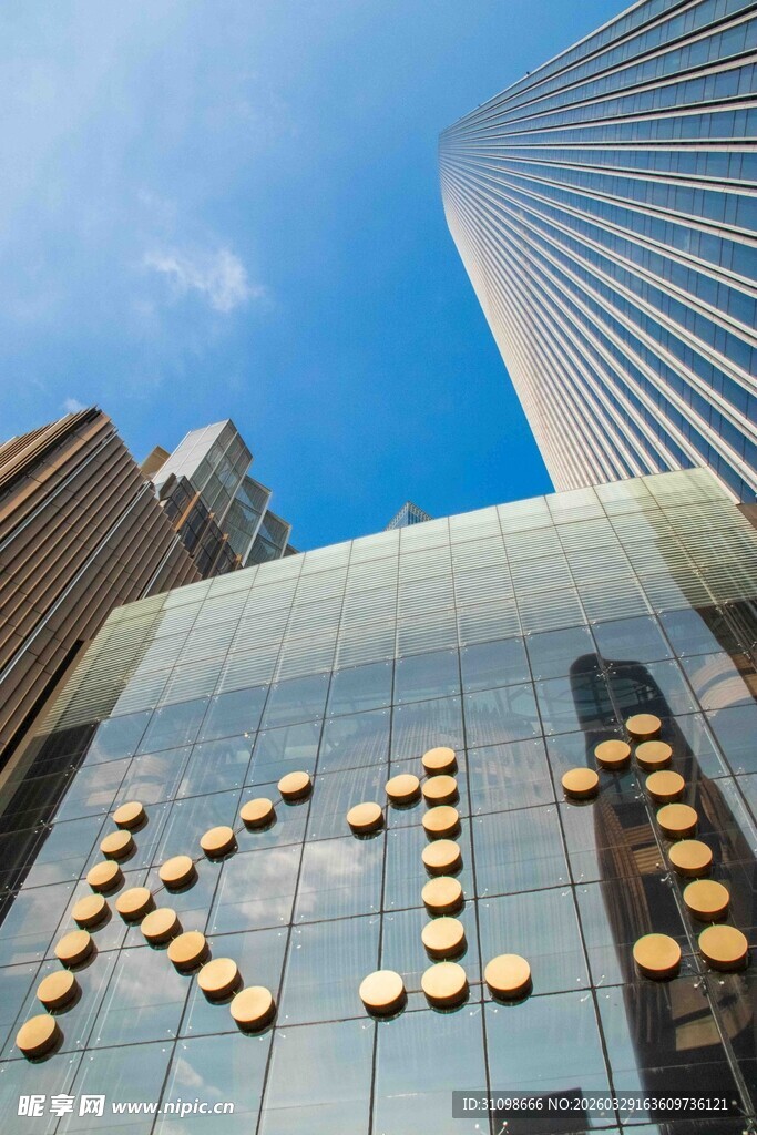 现代建筑K11外观景致