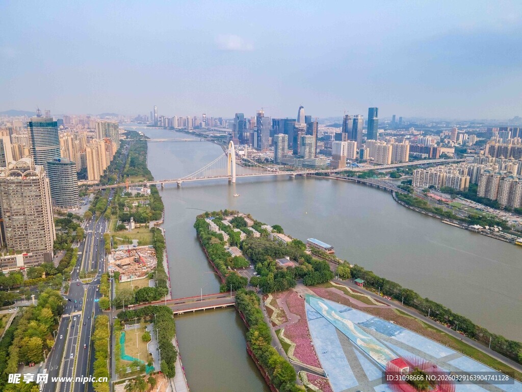 城市河畔风光俯瞰美景