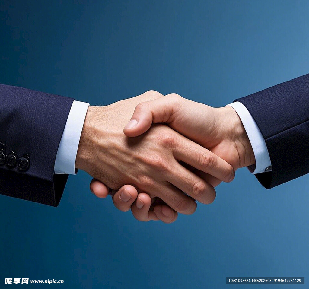 商务人士握手合作瞬间