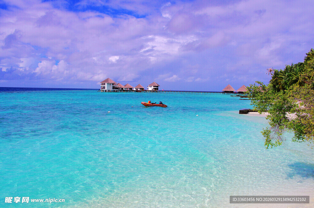 梦幻海岛蓝色旖旎风光