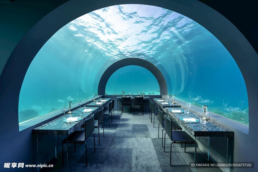 海底拱形餐厅浪漫景观